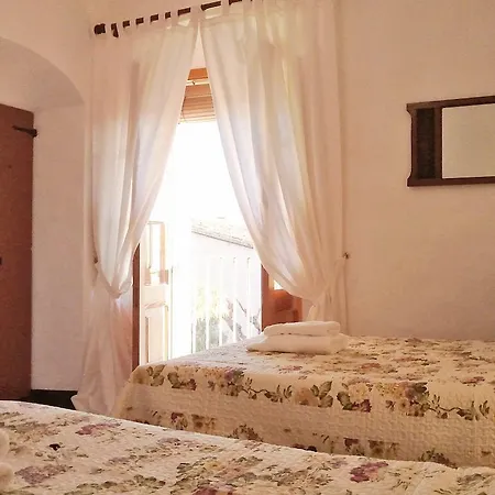 Masia Can Cardus Country house *