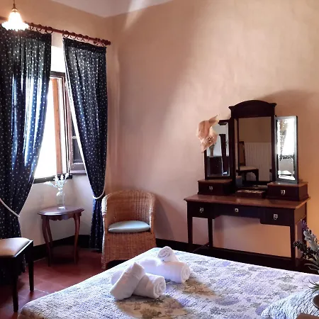 Country house Masia Can Cardus *